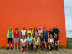 Gruppenbild-Rheinorange-vor-Saeule